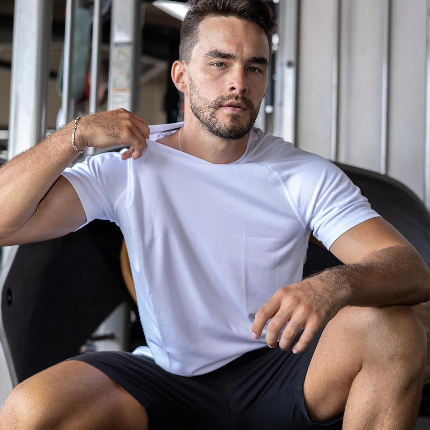 Detalle 2 de ZENGVEE 3 Pack Gym Shirts for Men — Dry Fit Short Sleeve, Breathable and Moisture-Wicking