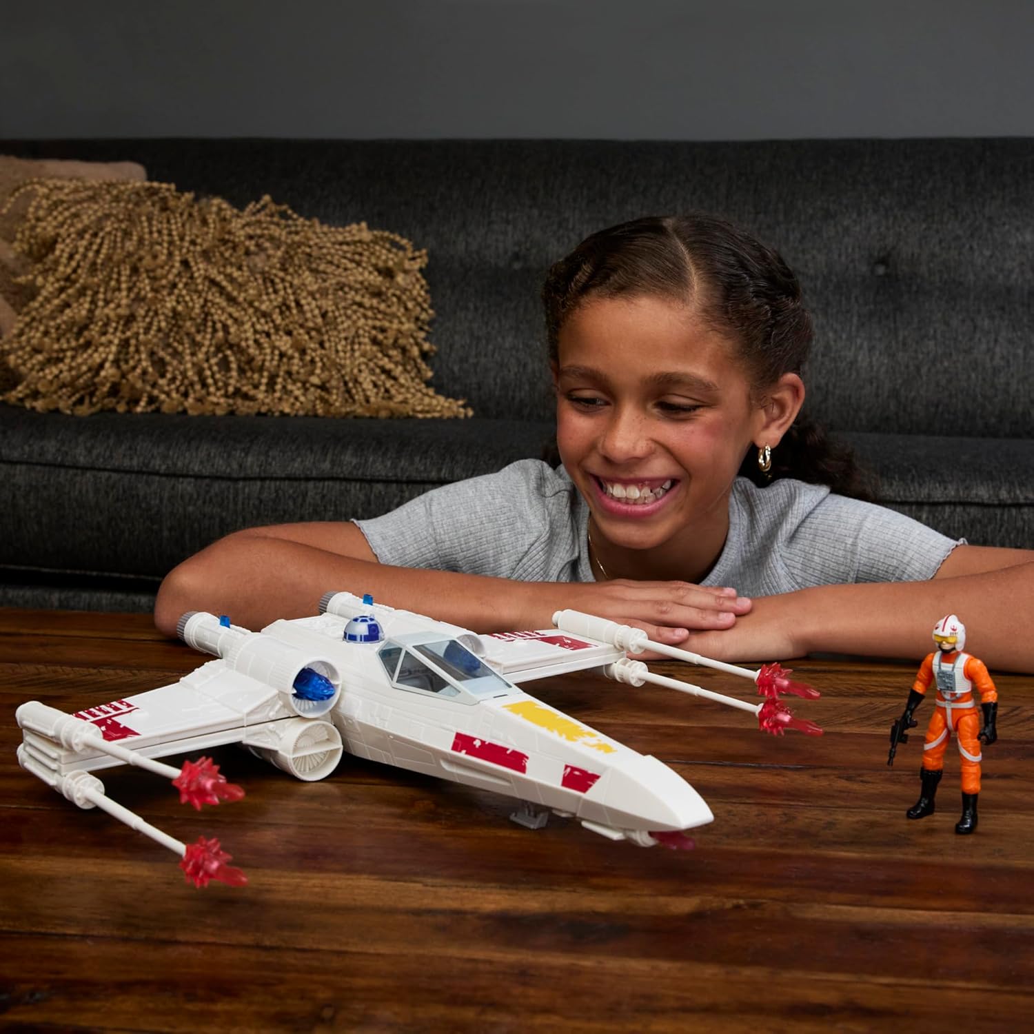 Thumbnail 2 de Star Wars Epic World of Action Luke Skywalkers Force Strike X-Flügler – 35 cm Schiff mit Luke-Figur