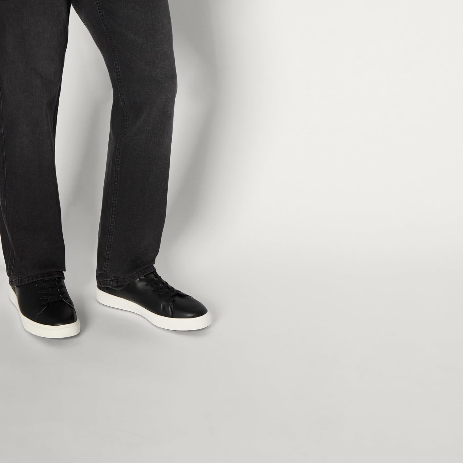 Detalle 2 de Amazon Essentials Men's Low Top Classic Trainers