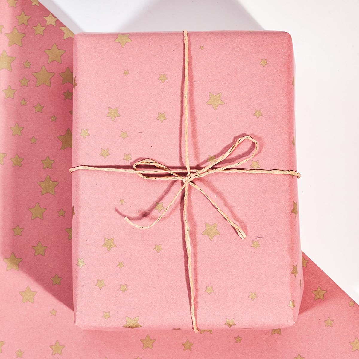 Thumbnail 2 de Birthday wrapping paper roll (43cm x 10m) pink kraft with gold stars