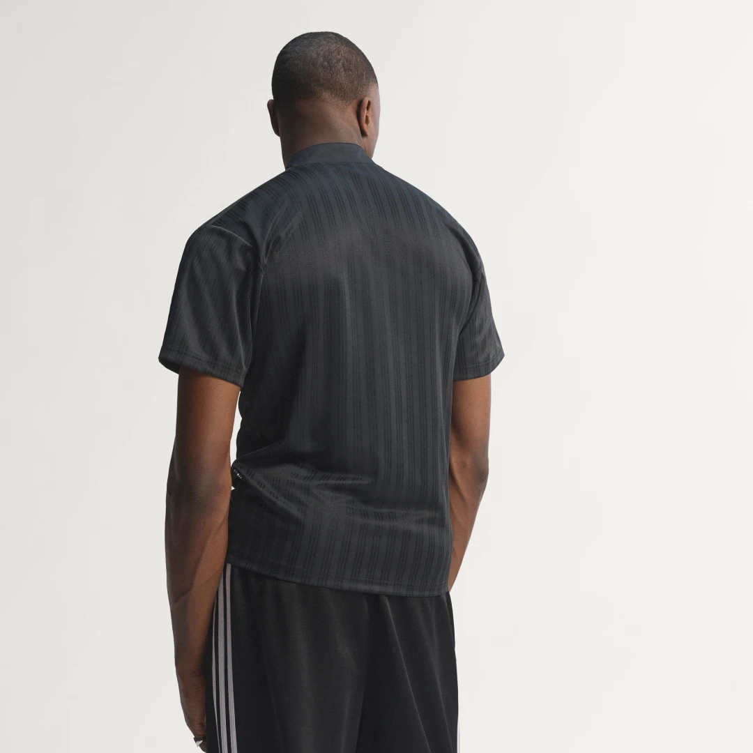 Thumbnail 1 de Camiseta Liverpool FC Special 95 de Adidas (negra)