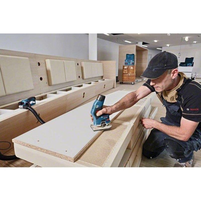 Detalle de Bosch Professional GKF 12V-8: fresadora de canto inalámbrica 12 V con husillo de 8 mm