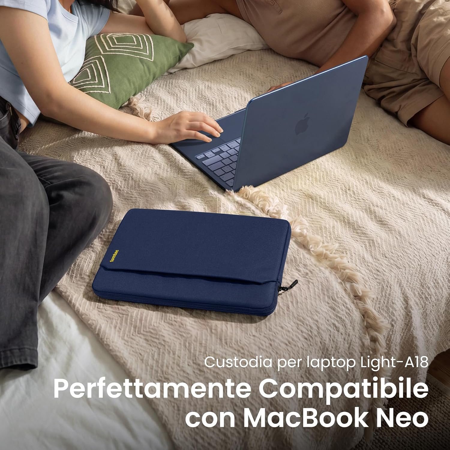 Detalle de tomtoc Custodia Ultra Sottile per MacBook Neo 13" A3404 (2026) con A18 Pro e compatibilità Surface 12–13