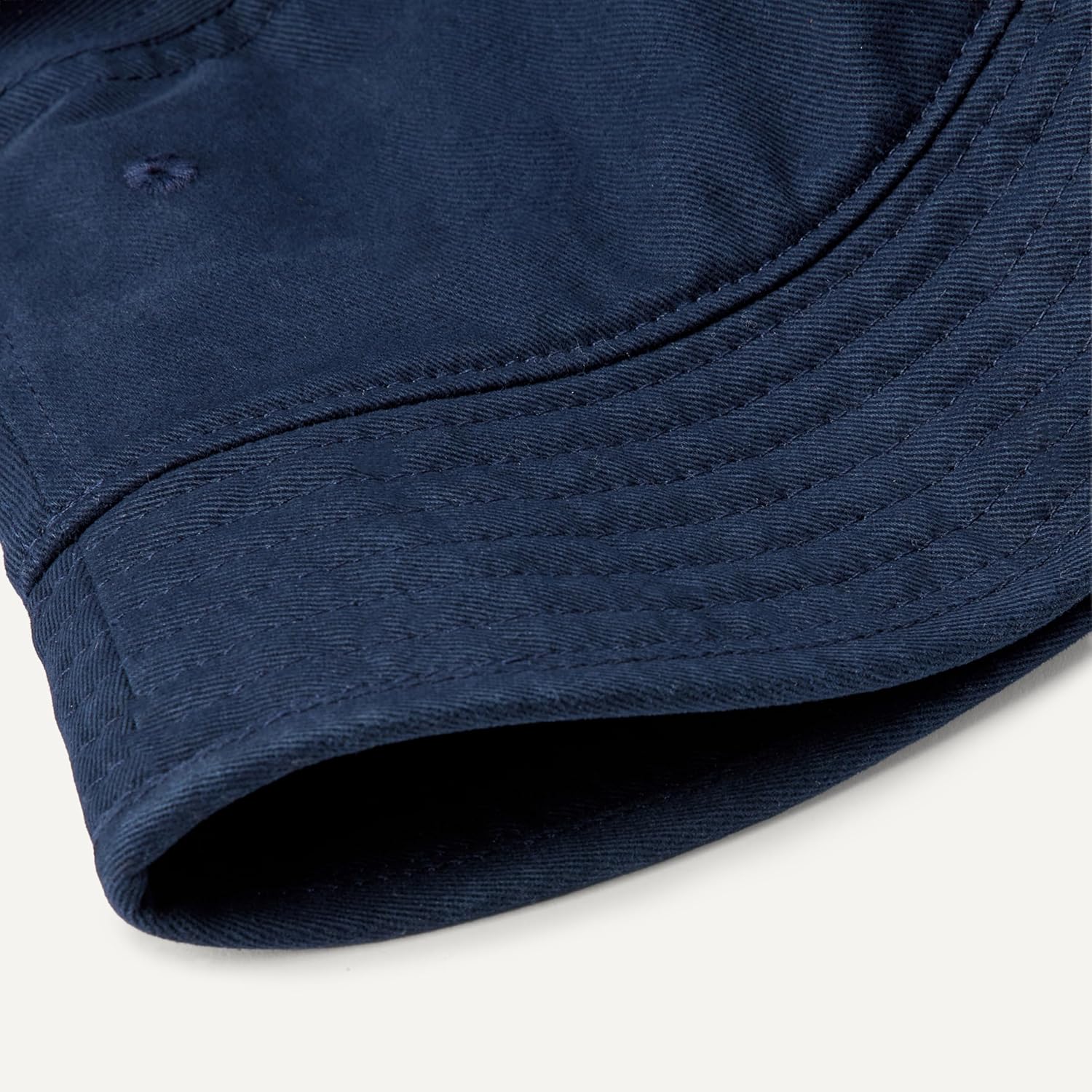 Detalle 2 de Amazon Essentials Men’s Washed Nylon Bucket Hat with Air Eyelets