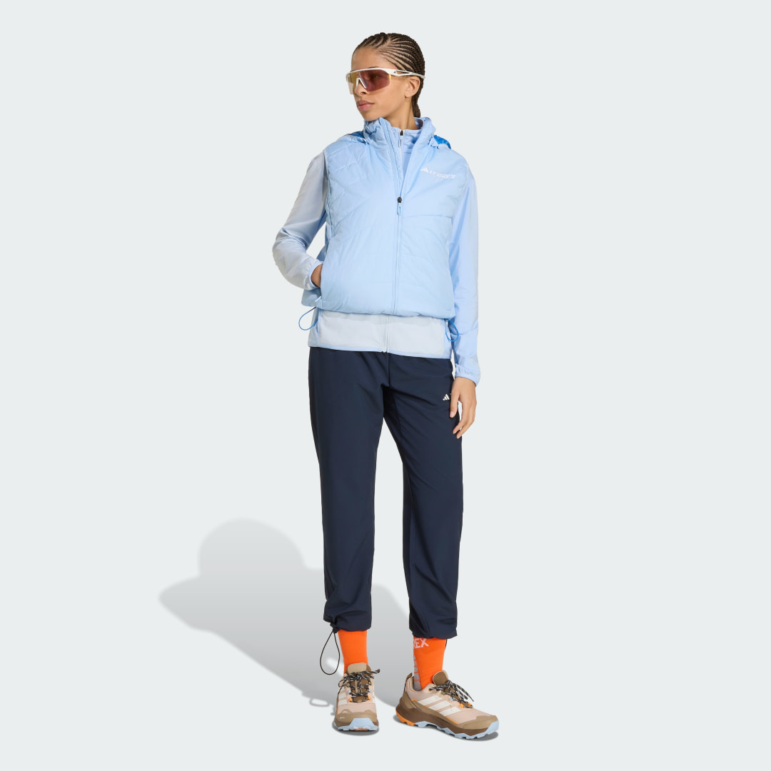 Detalle de Adidas Terrex Multi Climawarm Insulated: chaleco con capucha en color azul