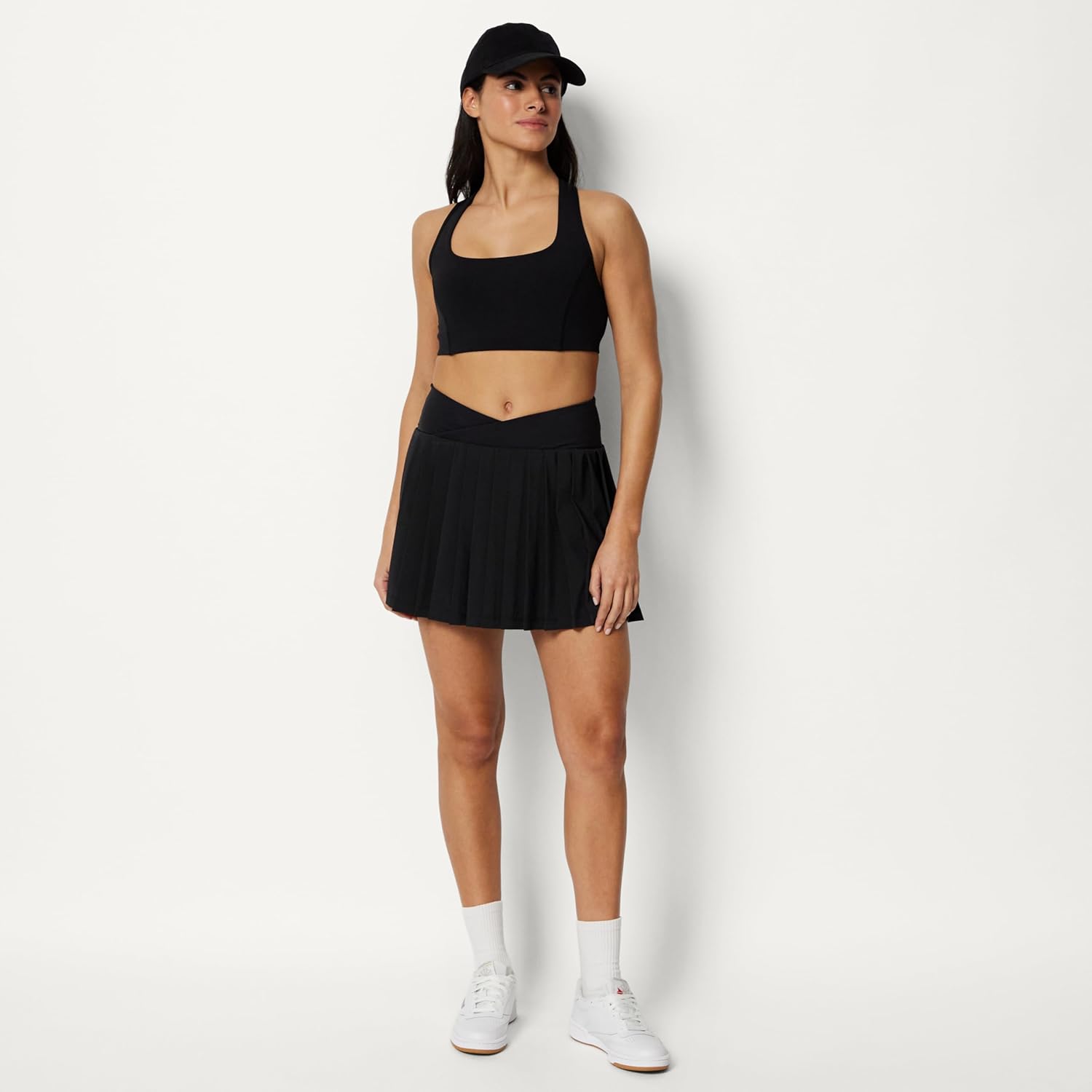 Detalle de Amazon Essentials Women's Performance Stretch Woven Pleated Tennis Skirt with Built-in Shorts and Pockets
