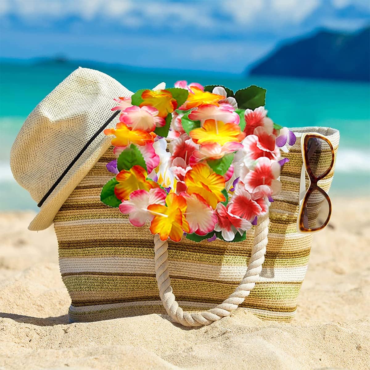 Detalle 1 de Aviski 32-piece Hawaiian flower lei set (headbands, garland necklaces & bracelets) for tropical parties