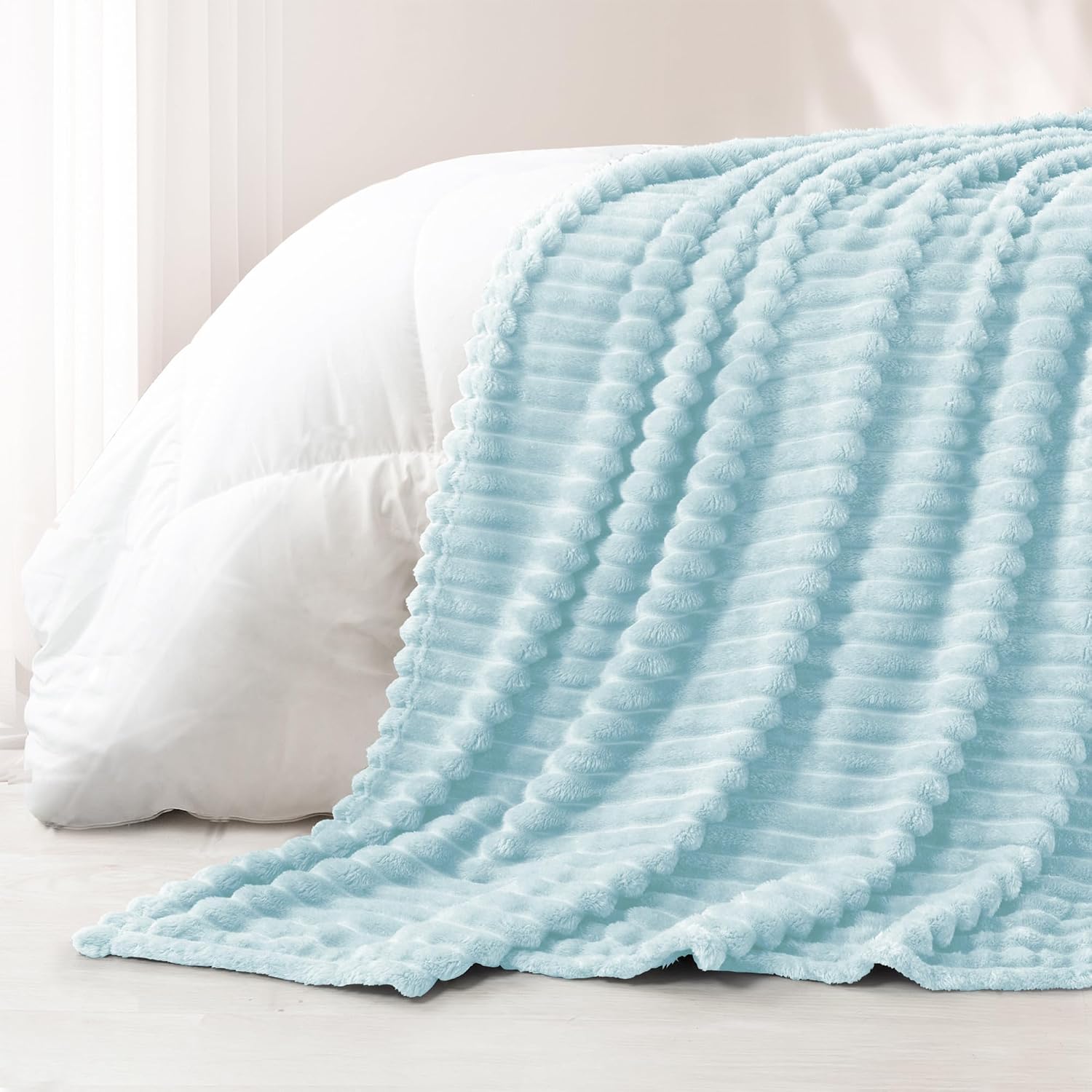 Detalle 1 de Exclusivo Fleece Throw Blanket, 50" x 60