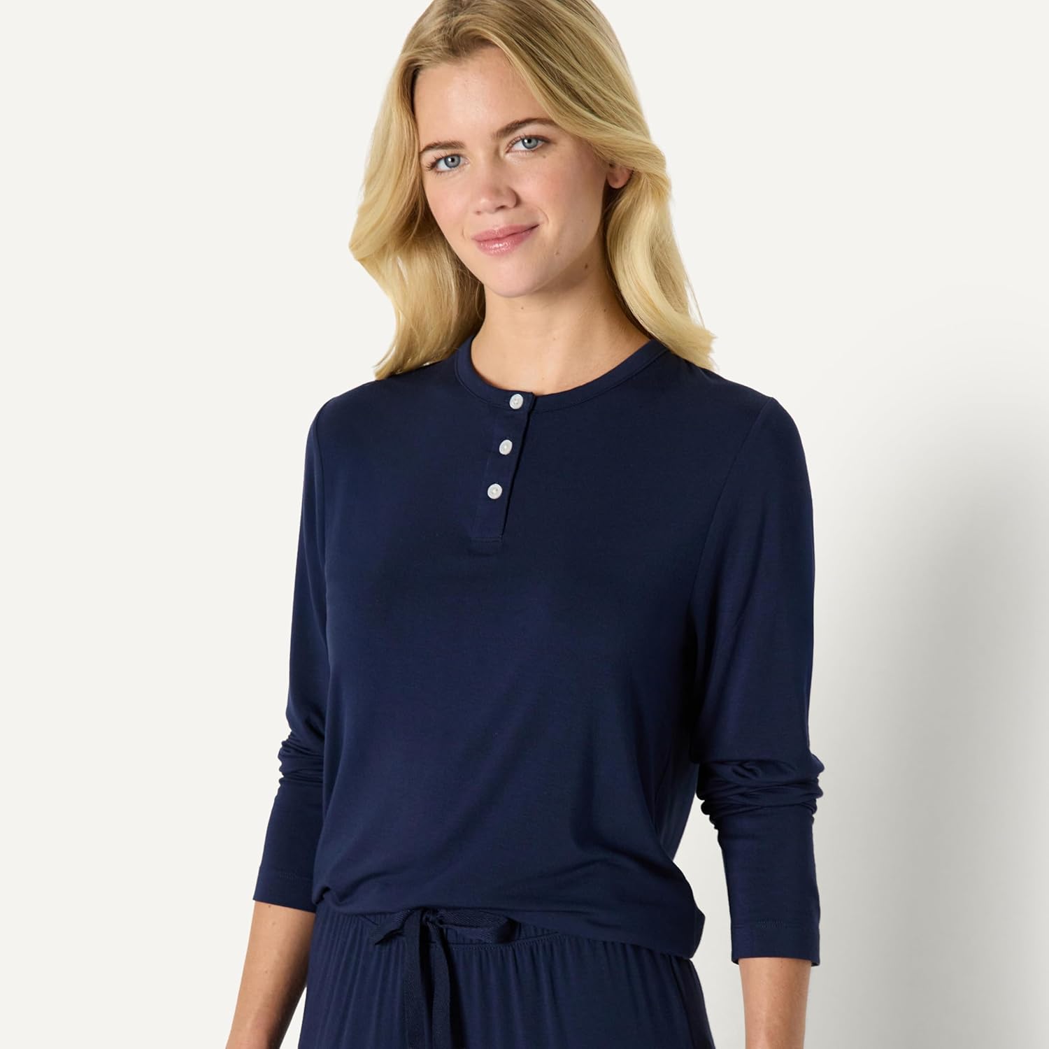 Thumbnail 2 de Amazon Essentials x Sofia Grainge Women's Long Sleeve Henley Pajama Set