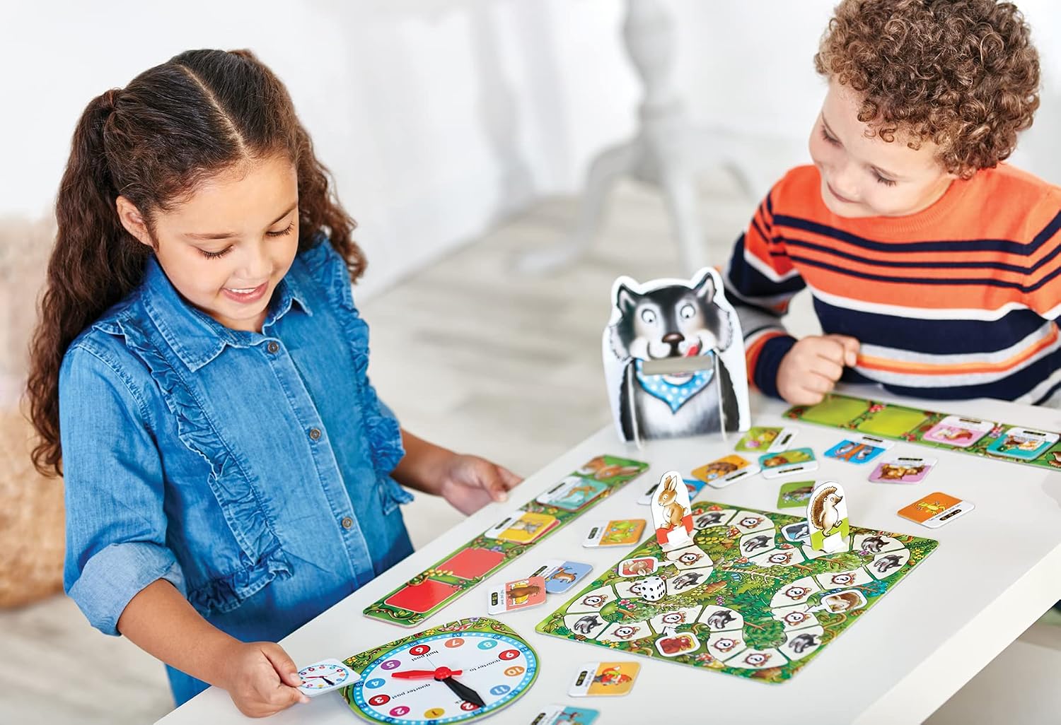 Detalle de Orchard Toys What's The Time, Mr Wolf? educatief bordspel met beweegbare klok