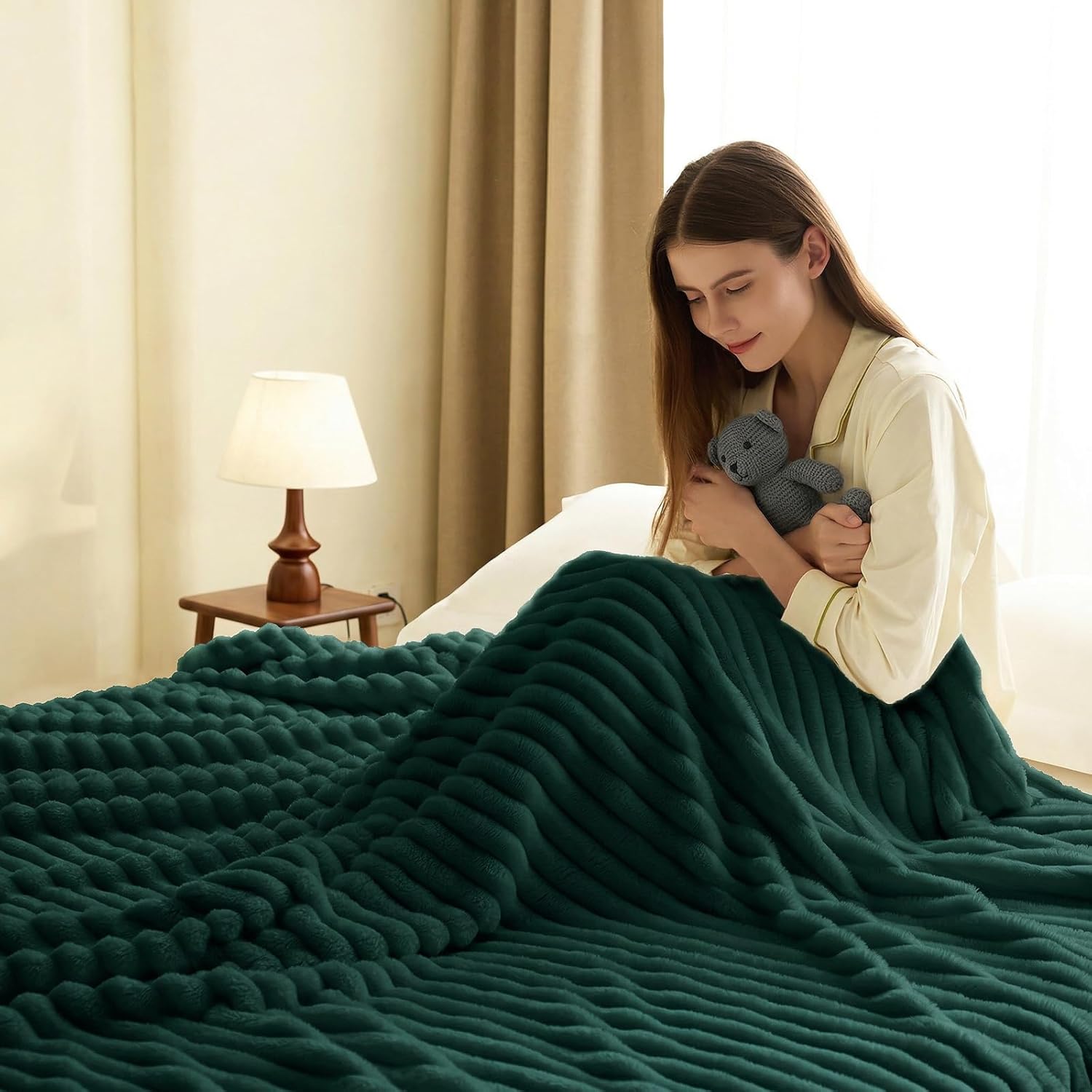 Thumbnail 4 de WAVVE Kuscheldecke Flauschig Decke 150x200 cm – Waldgrün, Microfaser-Flanell, gemütliche Couchdecke