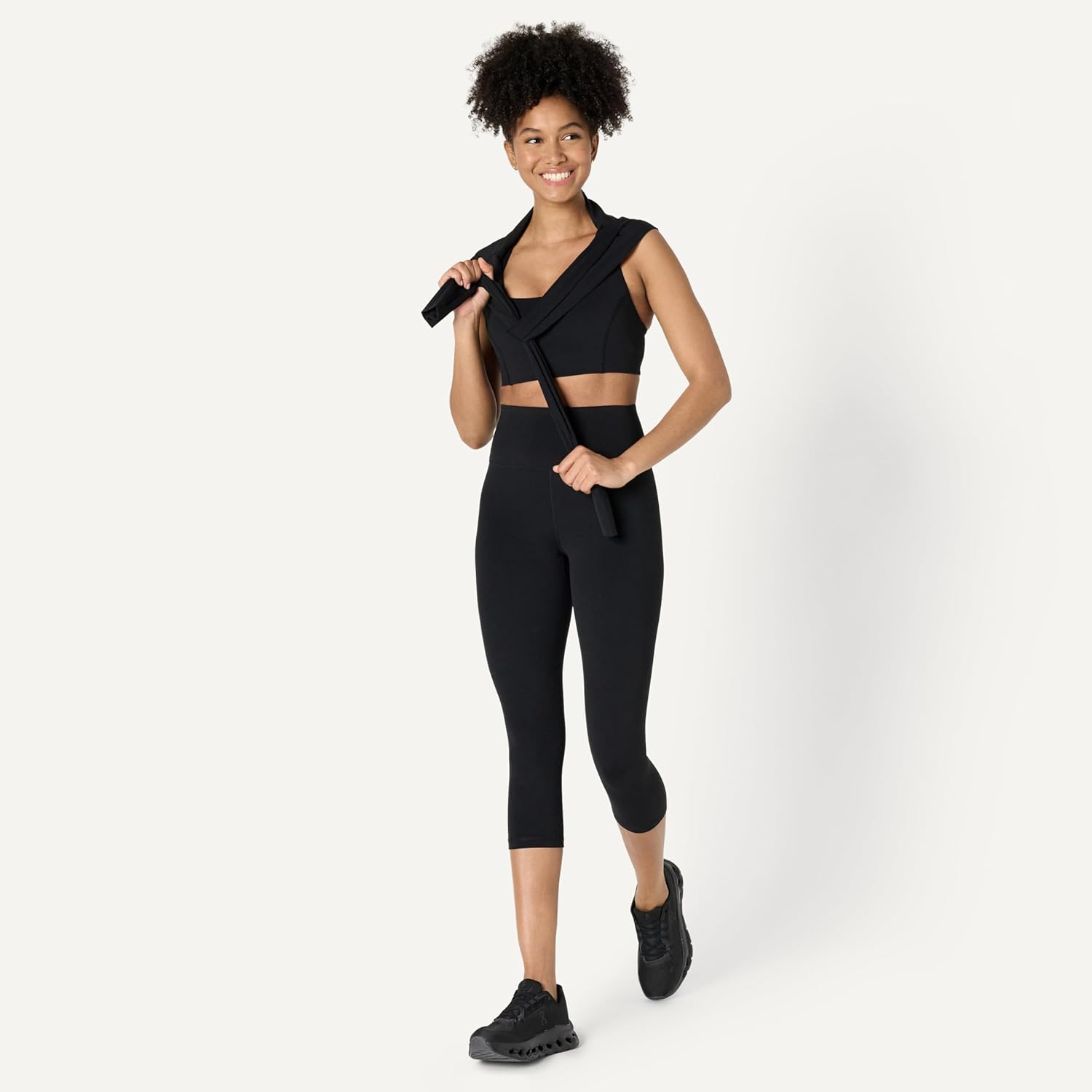 Detalle de Amazon Essentials Women's Active FormFlex Buttery Soft Light Support Square Neck Racerback Sports Bra