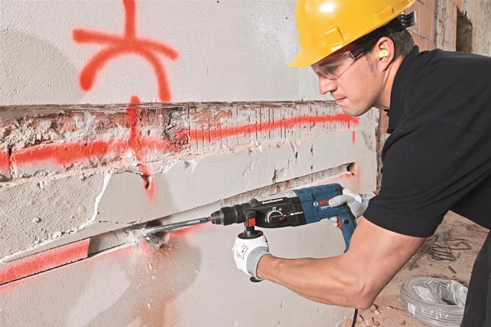 Detalle de Bosch Professional GBH 2-28 F – SDS-plus Bohrhammer mit Kickback Control