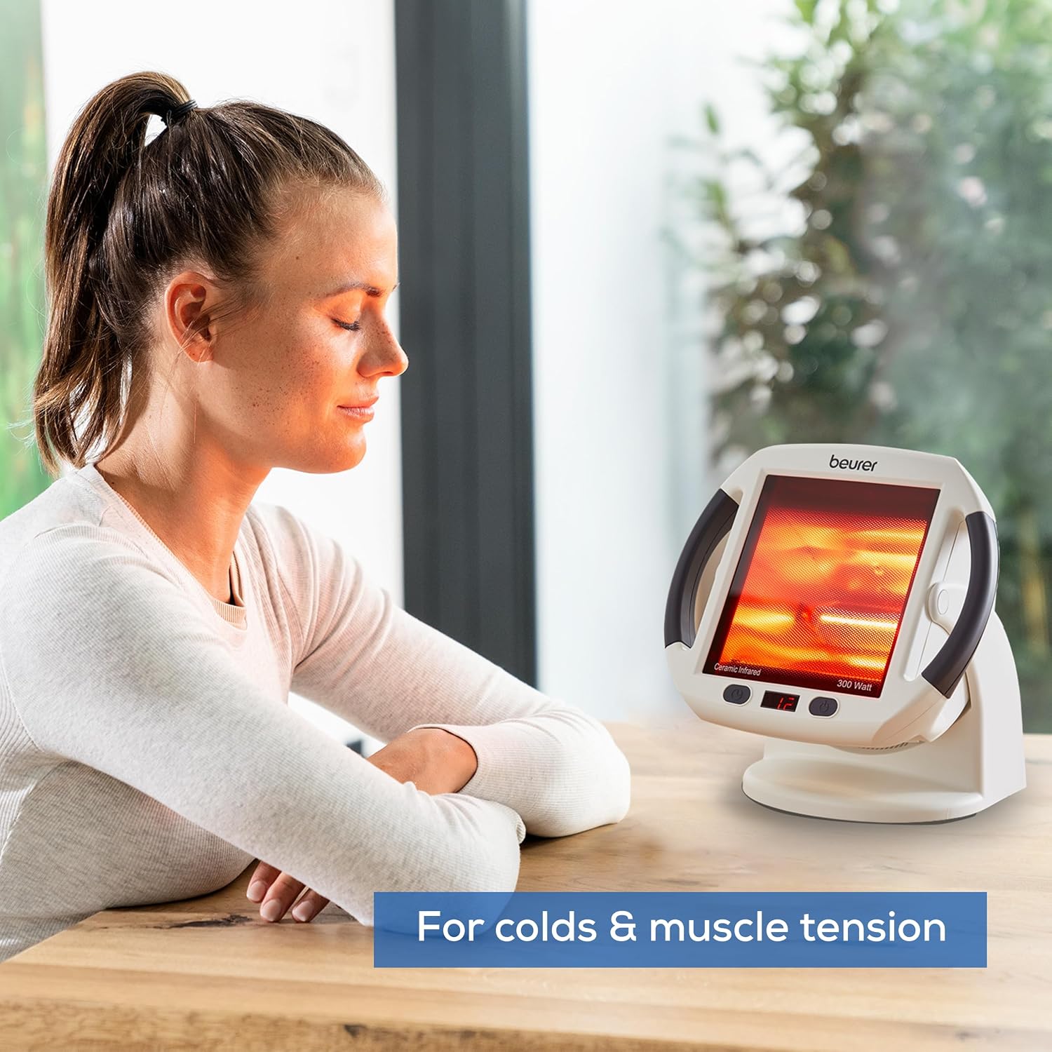 Detalle de Beurer IL50 Infrared Heat Lamp: Practical Infrared Therapy for Cold Symptoms and Muscle Tension