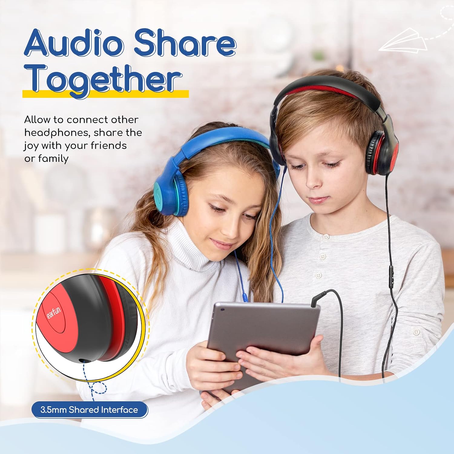 Detalle 2 de EarFun Kids Headphones 3 Pack (Wired) with 85/94dB Volume Limit, Sharing Port & Foldable Fit – Blue/Green