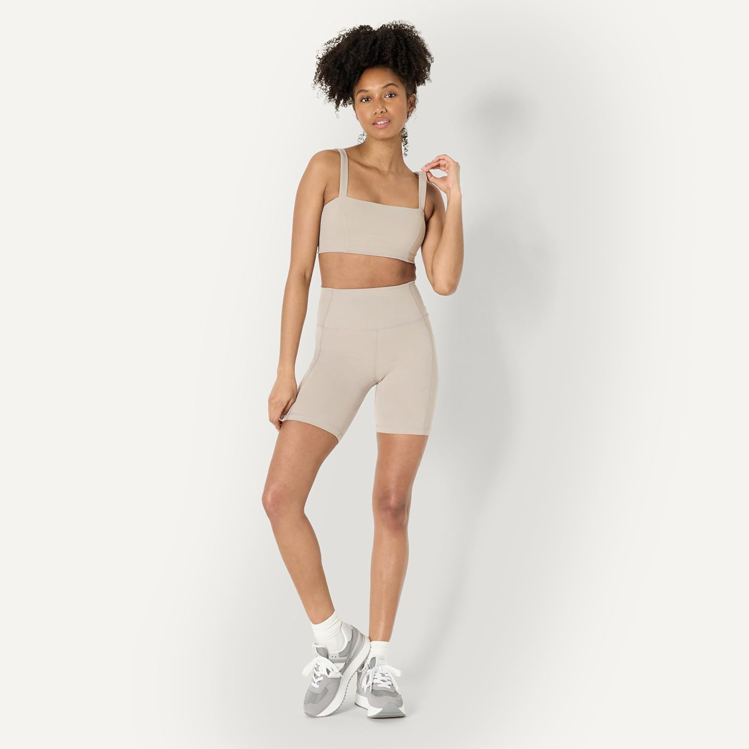 Detalle 1 de Amazon Essentials Damen Active FormFlex Buttery Soft Bandeau-Sport-BH mit verstellbaren Trägern (A–C) – leichter Halt