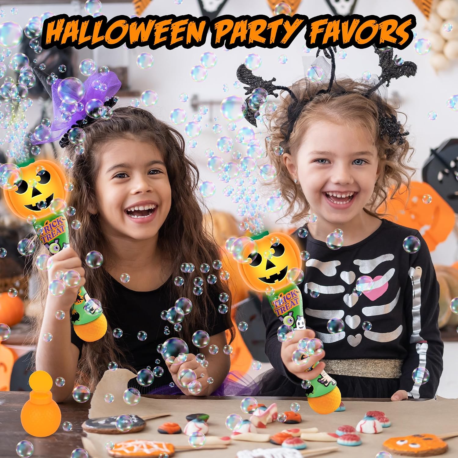 Detalle 2 de ArtCreativity Halloween Pumpkin Bubble Wand for Kids with LED Lights & Music