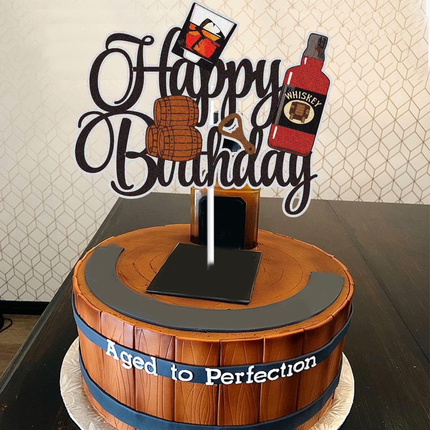 Detalle 2 de Whiskey Birthday Cake Topper 6-Inch
