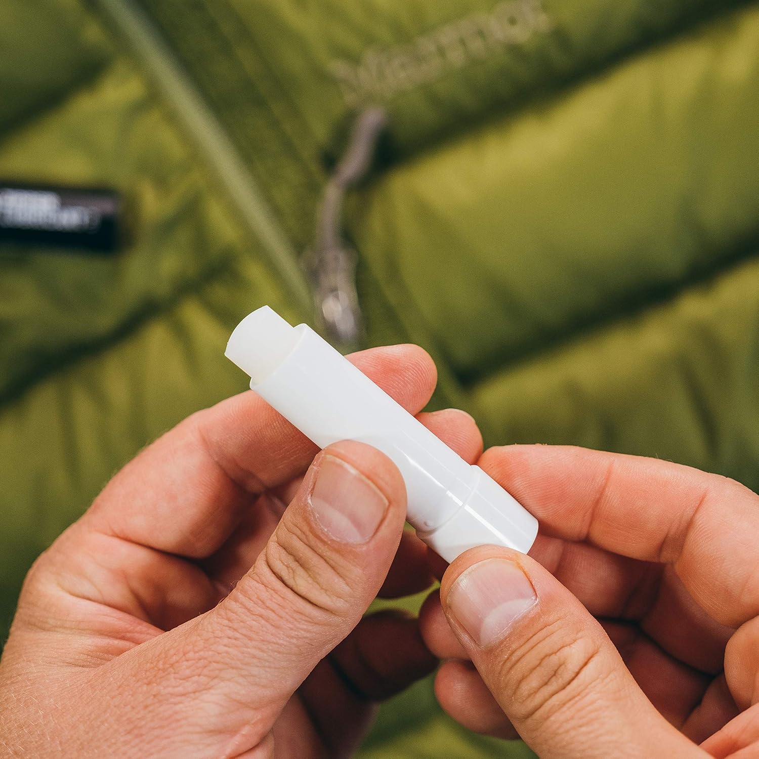 Detalle 2 de Gear Aid 91120 Zip Tech onderhoudsstift voor water- en luchtdichte ritsen