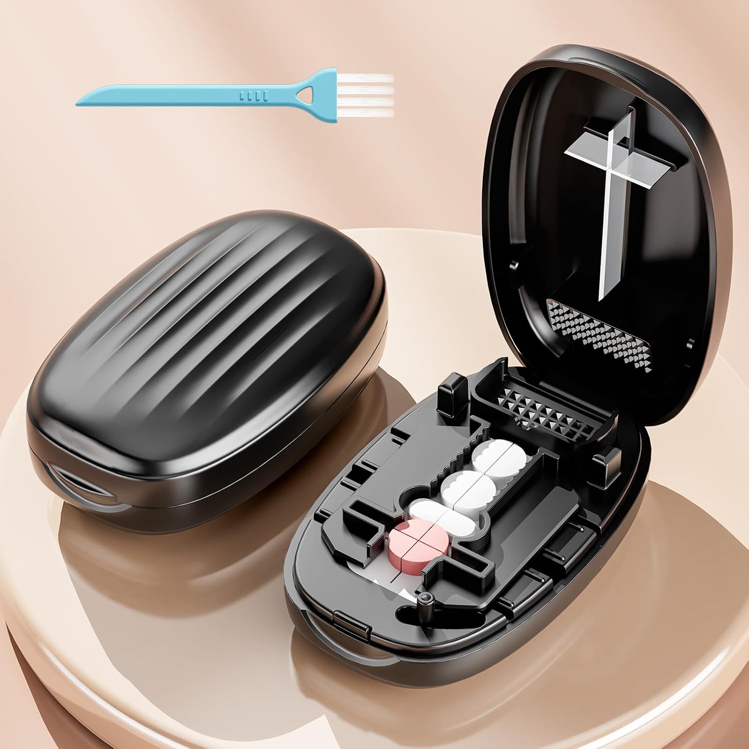 Detalle de Pill Cutter Splitter for Small and Tiny Pills — Travel-Size, Stainless Steel Blade, Back Storage