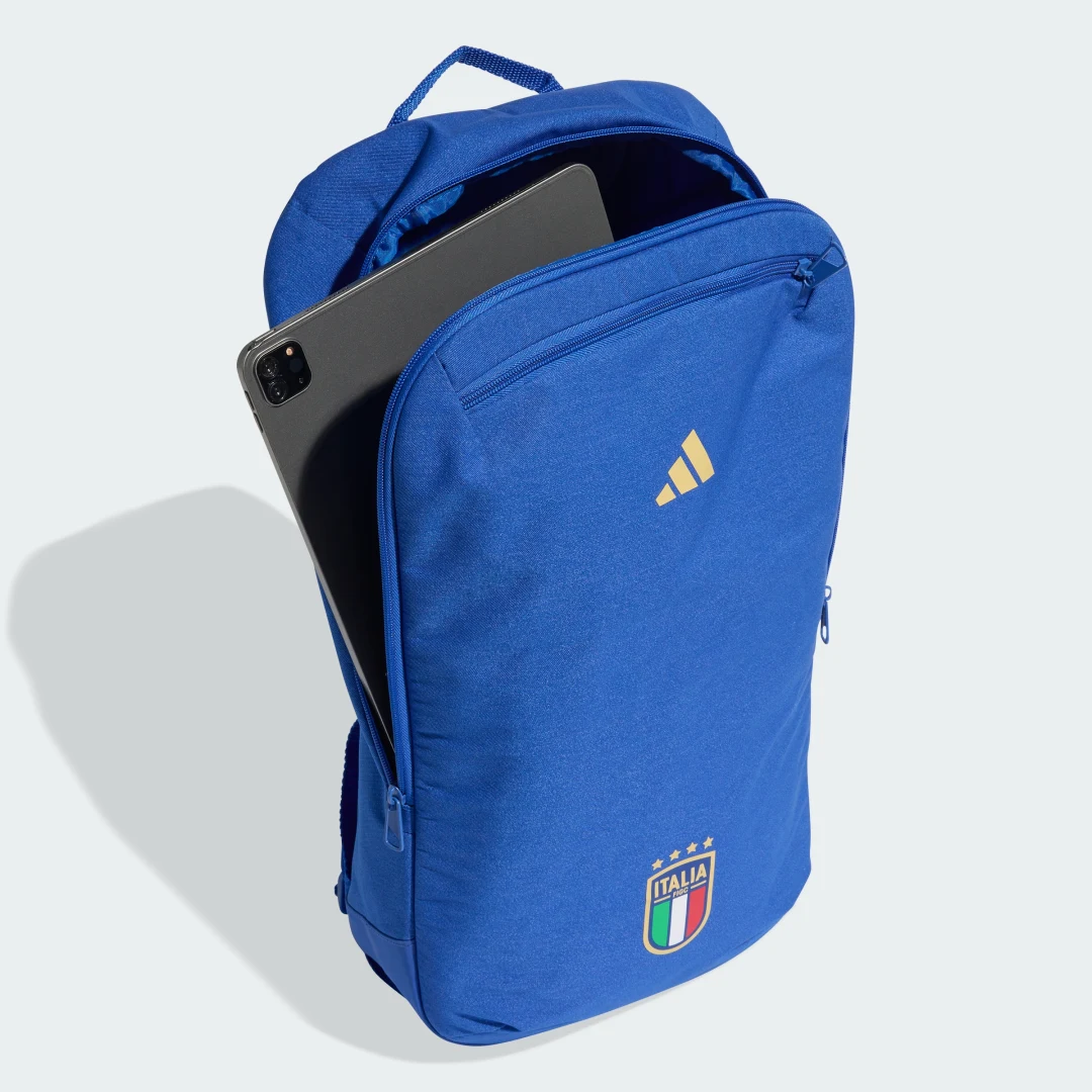 Detalle 2 de Mochila de fútbol Italia de Adidas — azul, práctica y con estética deportiva