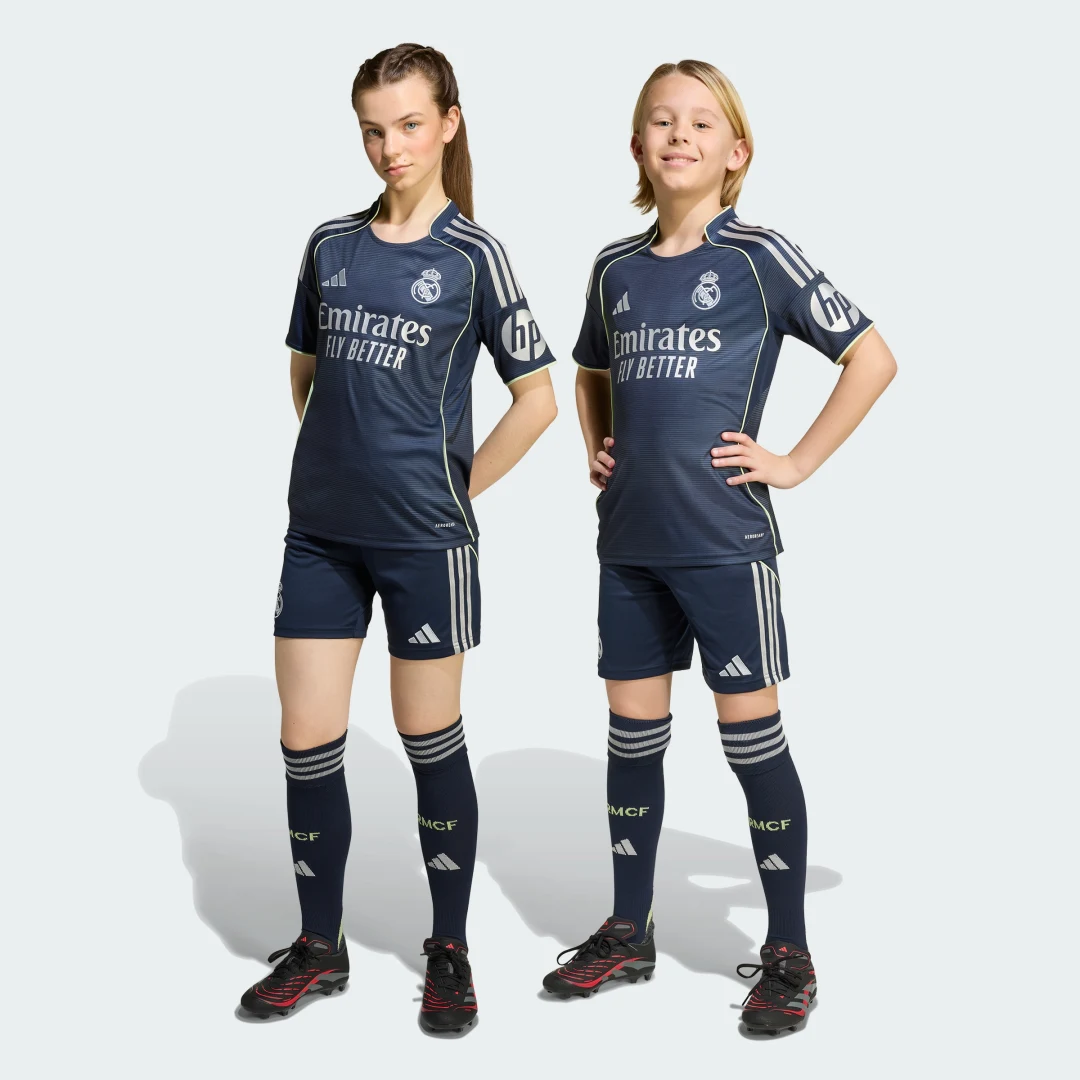 Pantalón corto de la segunda equipación Real Madrid 25/26 de Adidas — color azul
