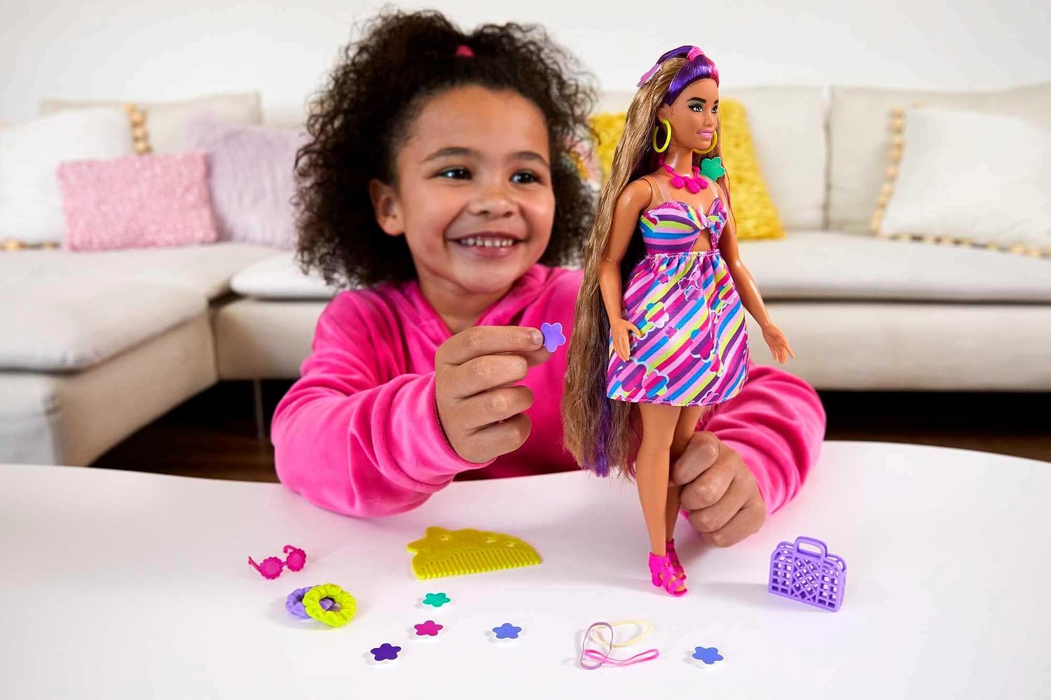 Detalle de Barbie Totally Hair HCM89 Curvy Doll with Flower Theme and Colour-Changing Clips