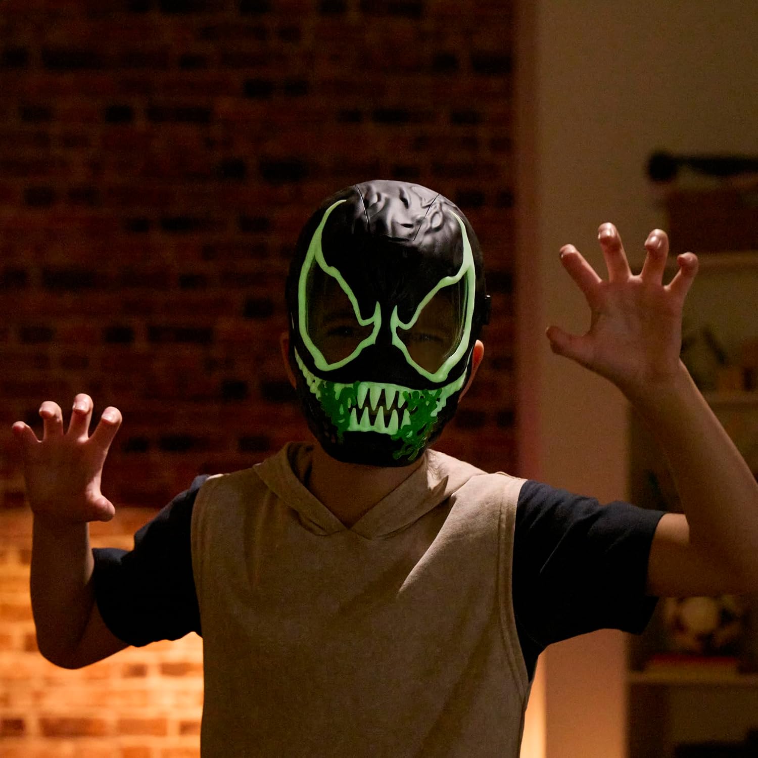 Detalle de SPD Venom Versus Mask – Masque phosp resc et lumineuse pour enfant (Spider-Man Venom), noir