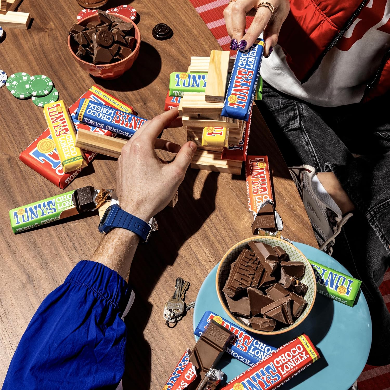 Detalle 1 de Tony's Chocolonely Belgian Milk Chocolate Bars, 32% Cacao, 20 Bars