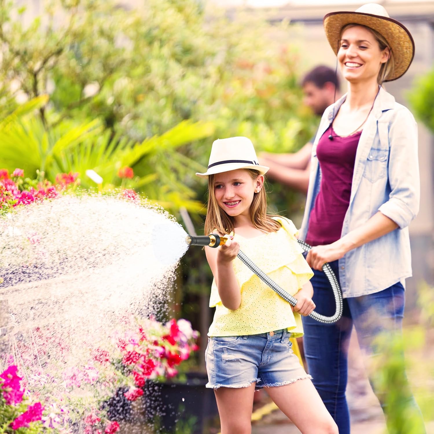 Detalle 2 de Rosy Earth Expandable Garden Hose, 100 FT