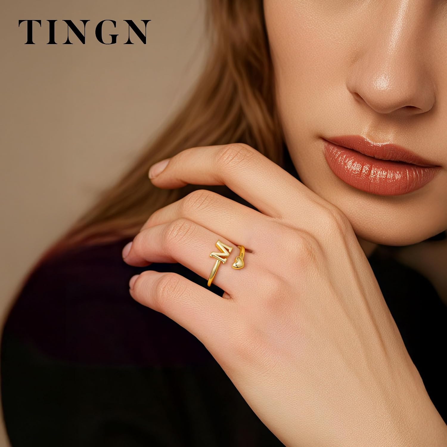 Detalle de Anello TINGN con cuore e iniziali, oro 14K placcato, impermeabile, regolabile – regalo elegante per donna e ragazza