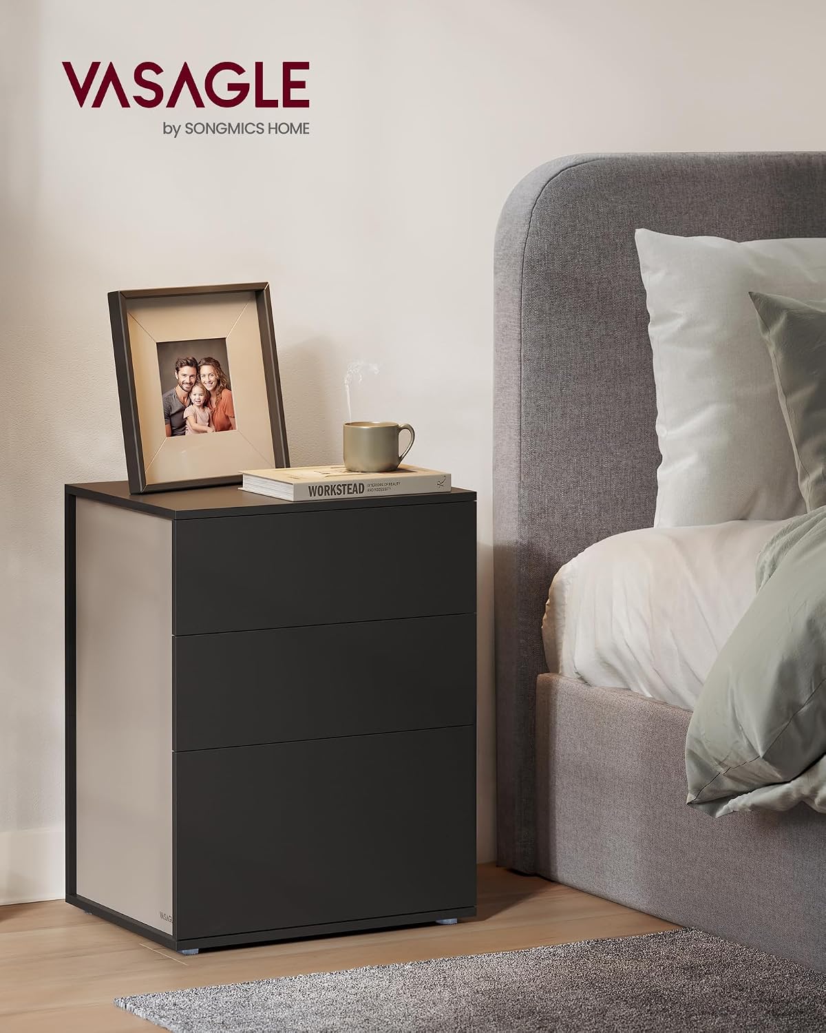 Detalle 2 de VASAGLE LET778B01 bedside table, 3 drawers and tool-free assembly