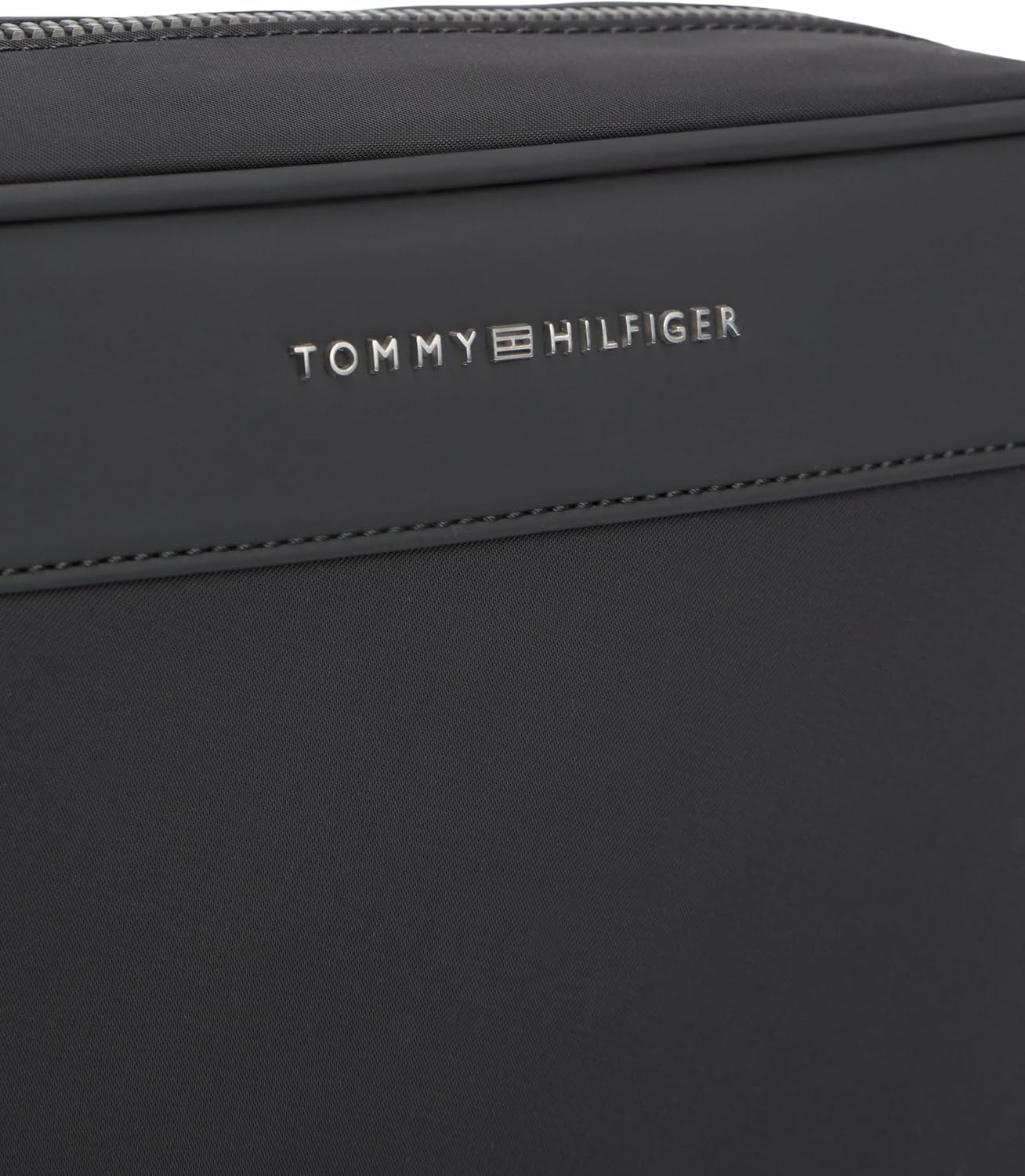 Detalle de Tommy Hilfiger Th Repreve Washbag BDS – BLACK (One Size)