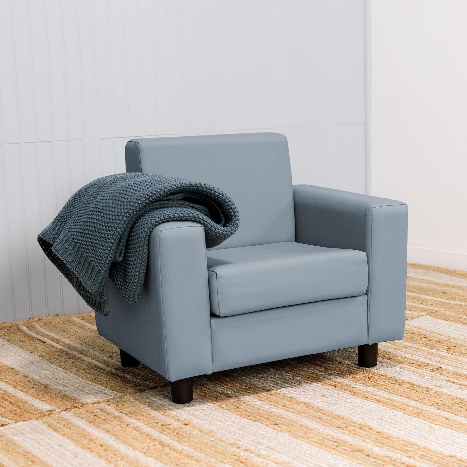 Detalle de Factory Direct Partners Children's Reading Chair 14472-PB