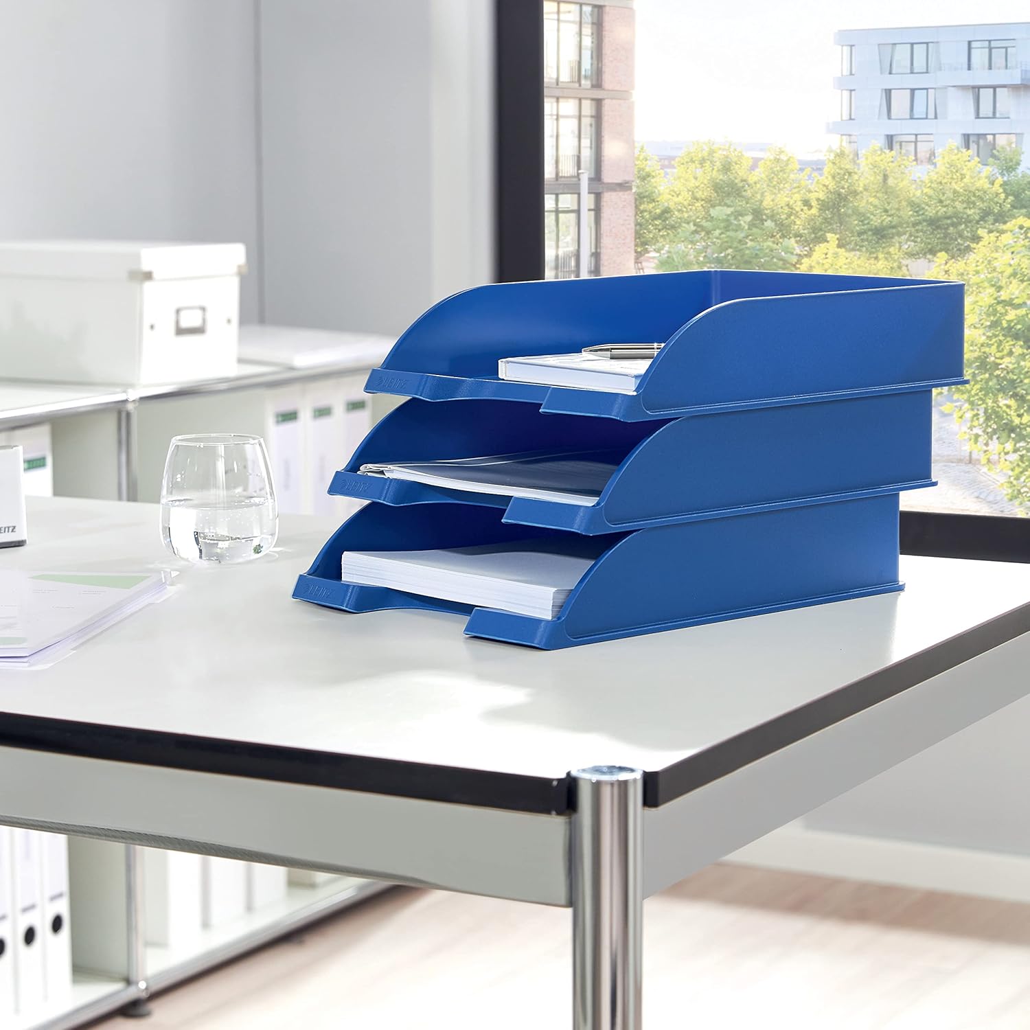 Thumbnail 1 de Leitz Briefkorb Standard A4 (5er-Pack) – stapelbare Dokumentenablage in Blau, Premium-Qualität