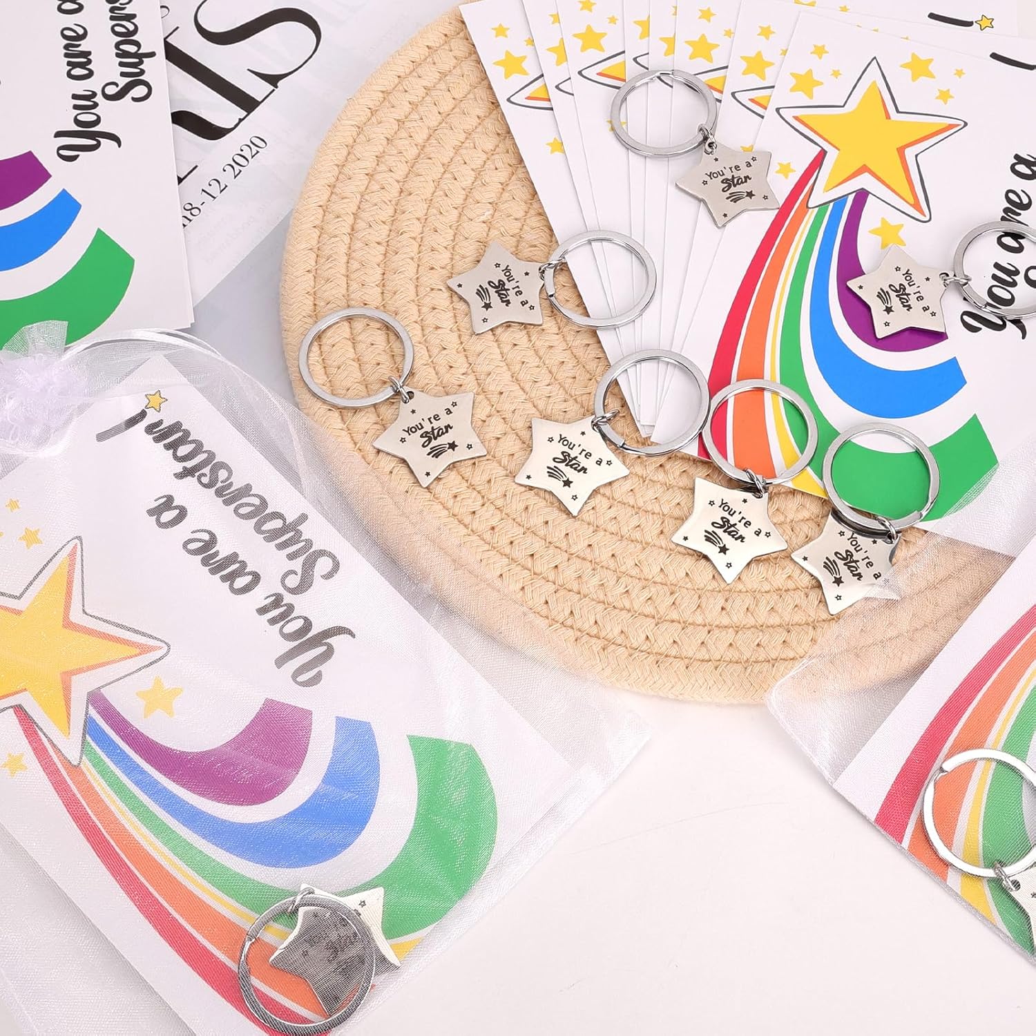 Detalle de GADITIEK 30-Set Gifts for Students from Teachers: Star Keyrings with Encouragement Cards and Organza Pouches