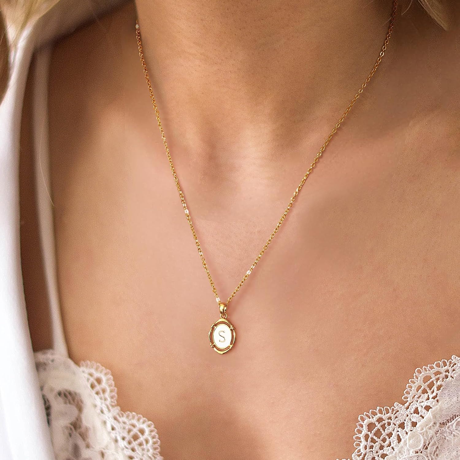 Detalle de BodyBonita Collana Iniziale Oro 16K