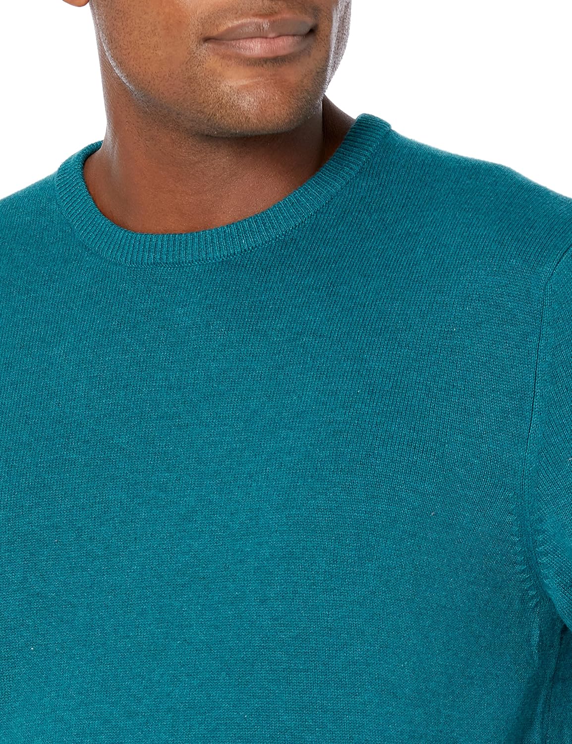 Detalle de Amazon Essentials Men's Long-Sleeve Cable Knit Crewneck Jumper — 100% Cotton, Regular Fit, Big & Tall Options