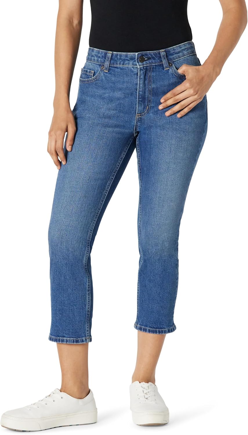 Detalle de Amazon Essentials Women’s Low-Stretch Slim-Fit Mid-Rise Capri Jean