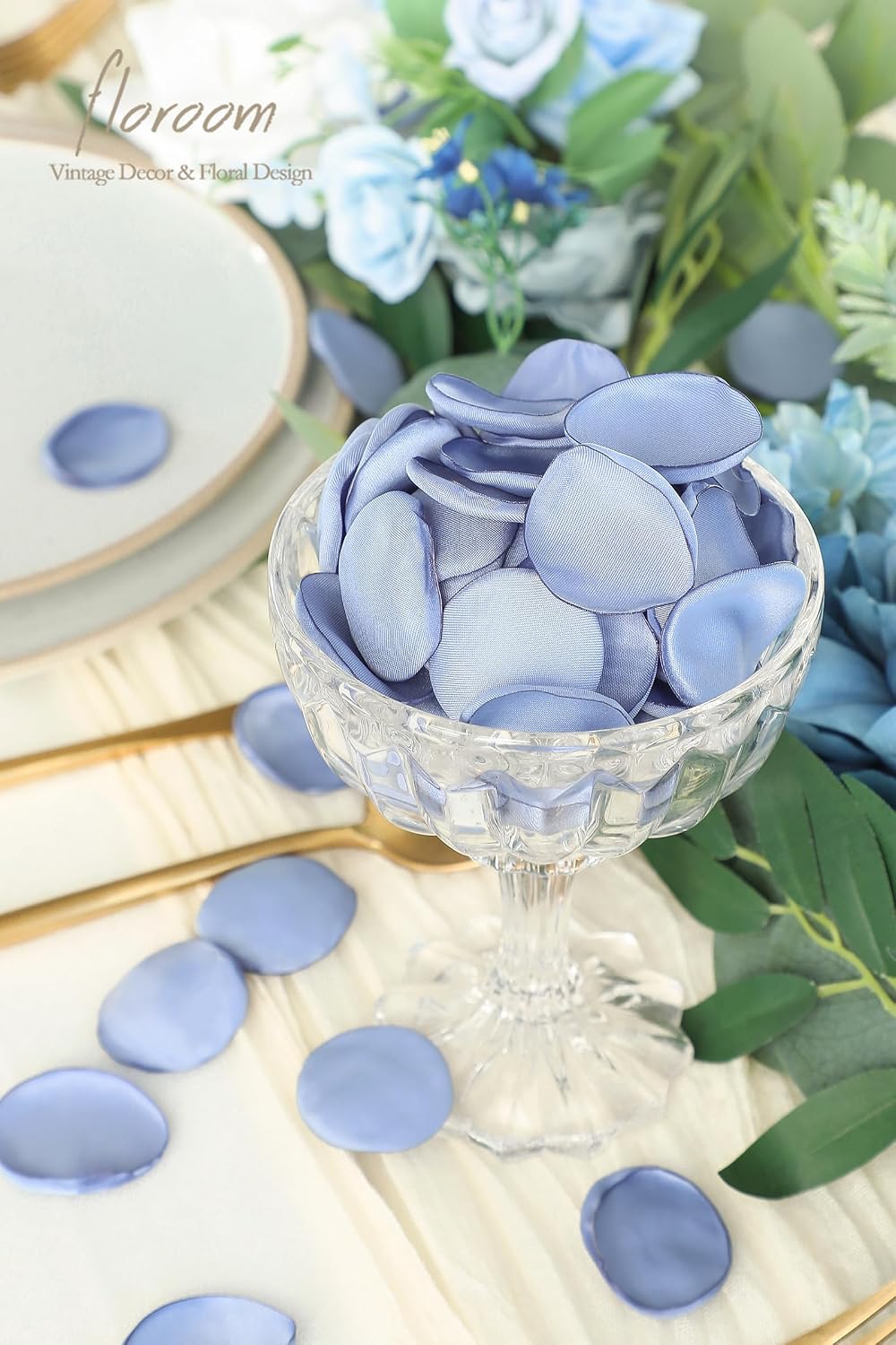 Detalle de Floroom 300pcs Dusty Blue Rose Petals — Handmade Satin Silk Confetti for Weddings and Events