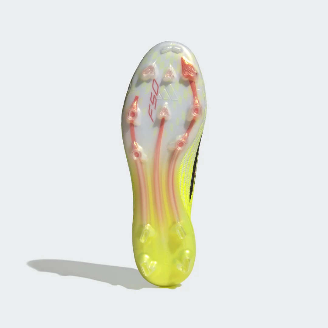 Detalle de Adidas F50 ELITE, bota de fútbol sin cordones para césped natural seco amarilla