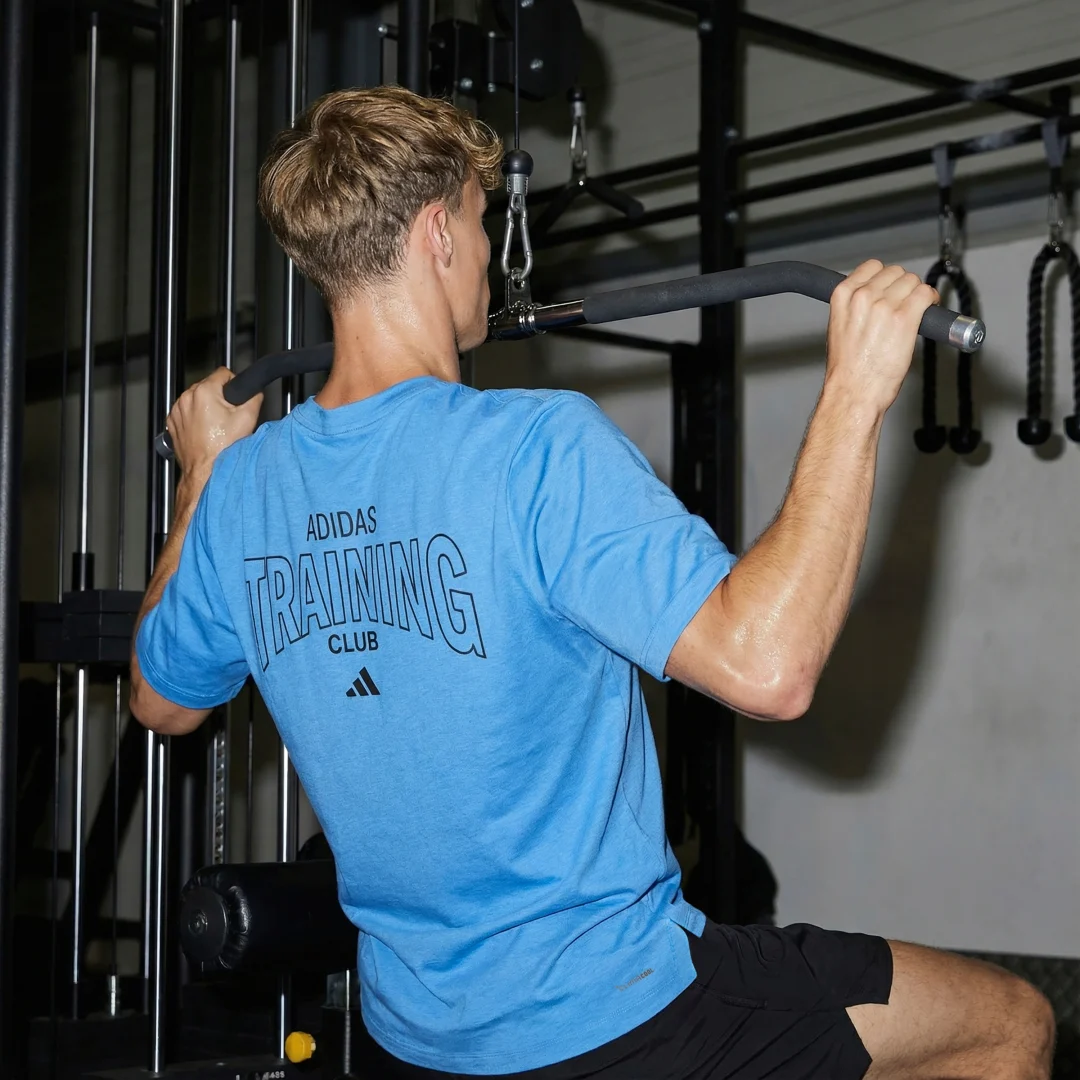 Thumbnail 2 de Camiseta estampada de entrenamiento D4T PrimeLift Essentials de Adidas en color Azul