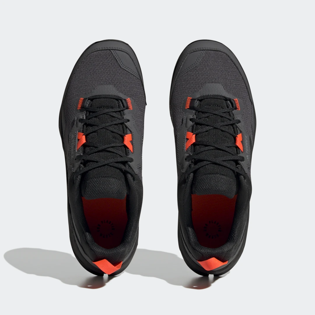 Detalle 2 de Adidas Terrex AX4 Hiking – Zapatilla de senderismo para rutas ligeras