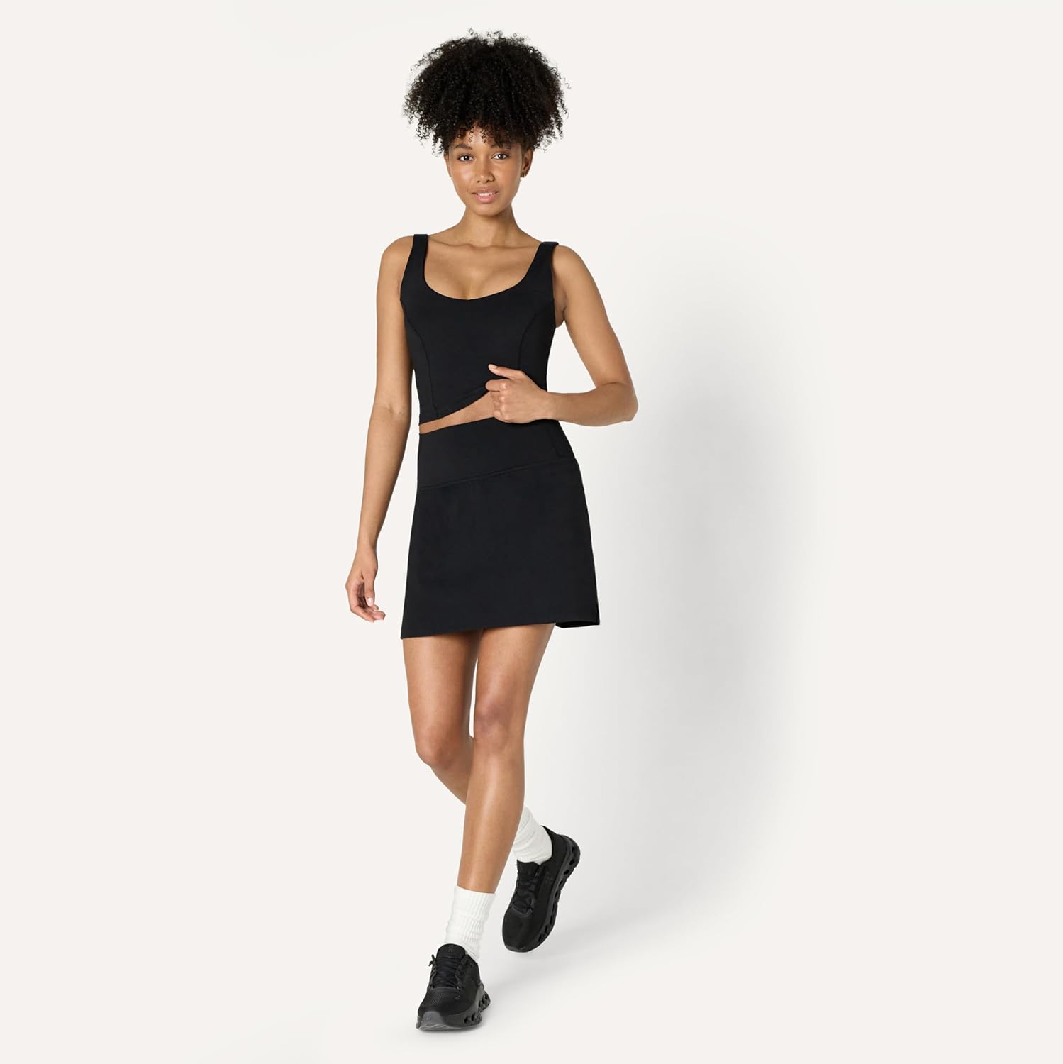 Thumbnail 4 de Amazon Essentials Damen Aktives FormFlex-Tanktop mit BH – kurzes, sanft stützendes Top für Yoga, Alltag und mehr