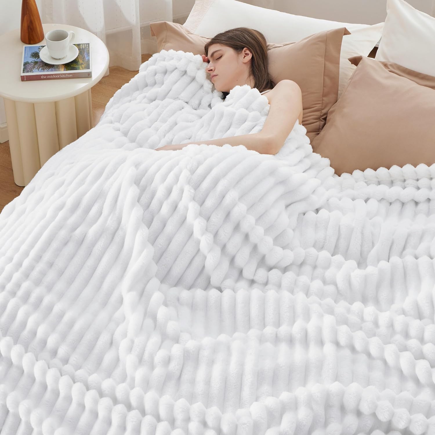 Thumbnail 2 de BEDSURE Kuscheldecke 220x240 – XXL Flanell-Fleecedecke in Weiß für Couch und Schlafzimmer