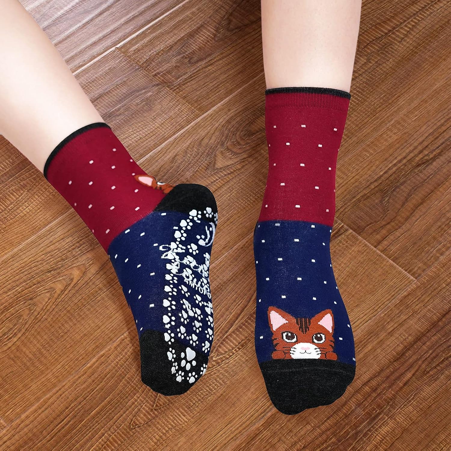 Detalle 2 de PUTUO chaussettes antidérapantes fantaisie pour femme (motif chats) – lot de 5 paires