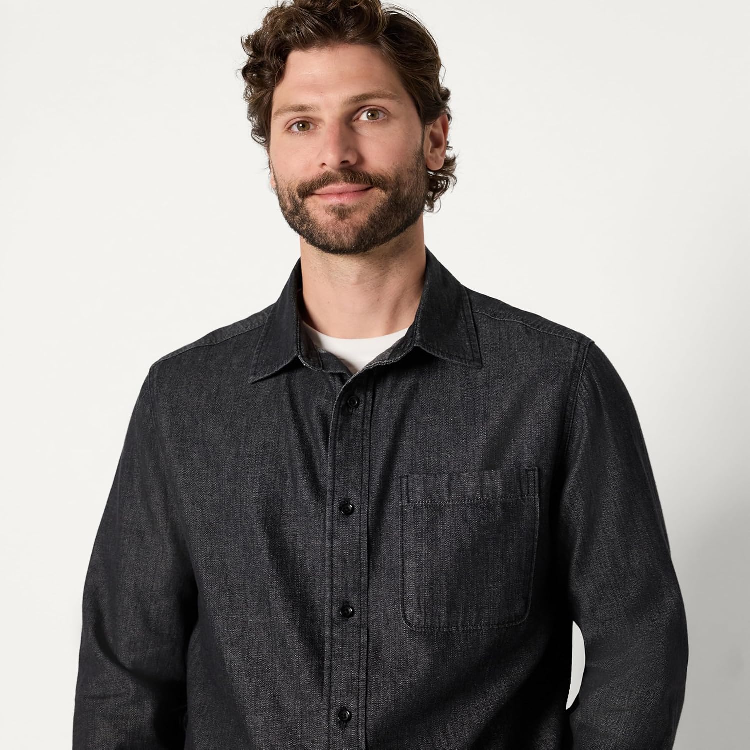 Thumbnail 2 de Amazon Essentials Herren Regular-Fit Langärmliges Button-Down-Jeanshemd
