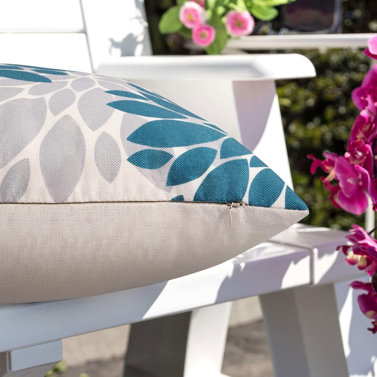 Detalle 2 de Serento Waterproof Cushion Covers (Set of 2) Blue, 30 x 50 cm