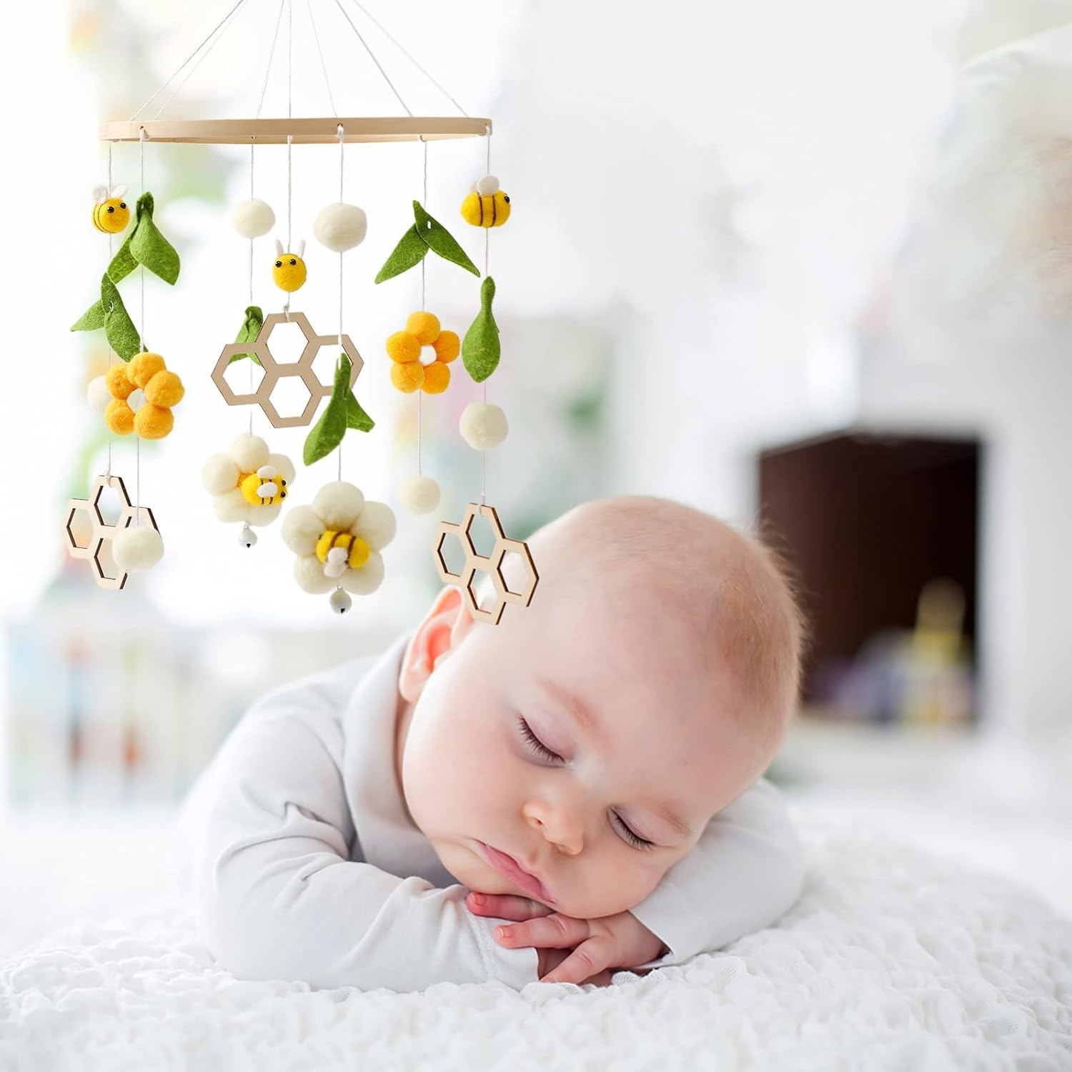 Thumbnail 5 de Mobile Baby Windspiele mit bunten Safari-Motiven – Bettglocke aus Filz & Naturholz für Kinderzimmer-Deko