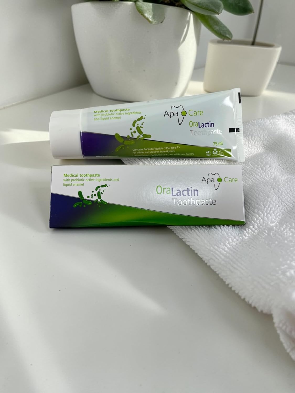 Detalle de Dentifricio rimineralizzante OraLactin con smalto liquido e fluoro – 3x75 ml